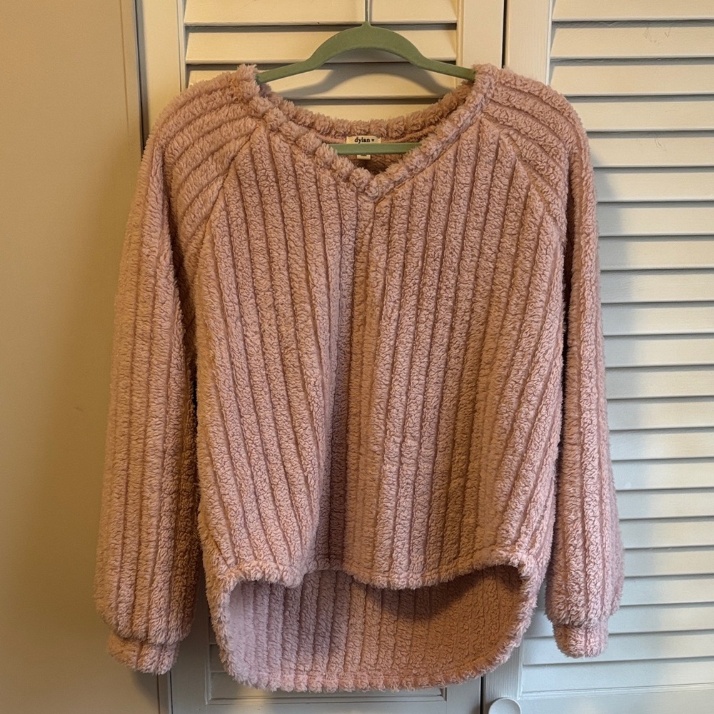 dylan Soft Pink V-Neck Fuzzy Sweater